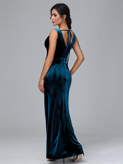 V Neck Velvet Plus Size Bridesmaid Dress With Slit