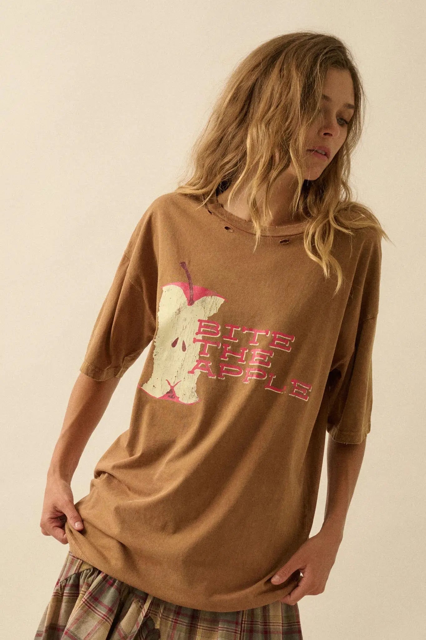Bite the Apple Distressed Oversize Graphic Tee