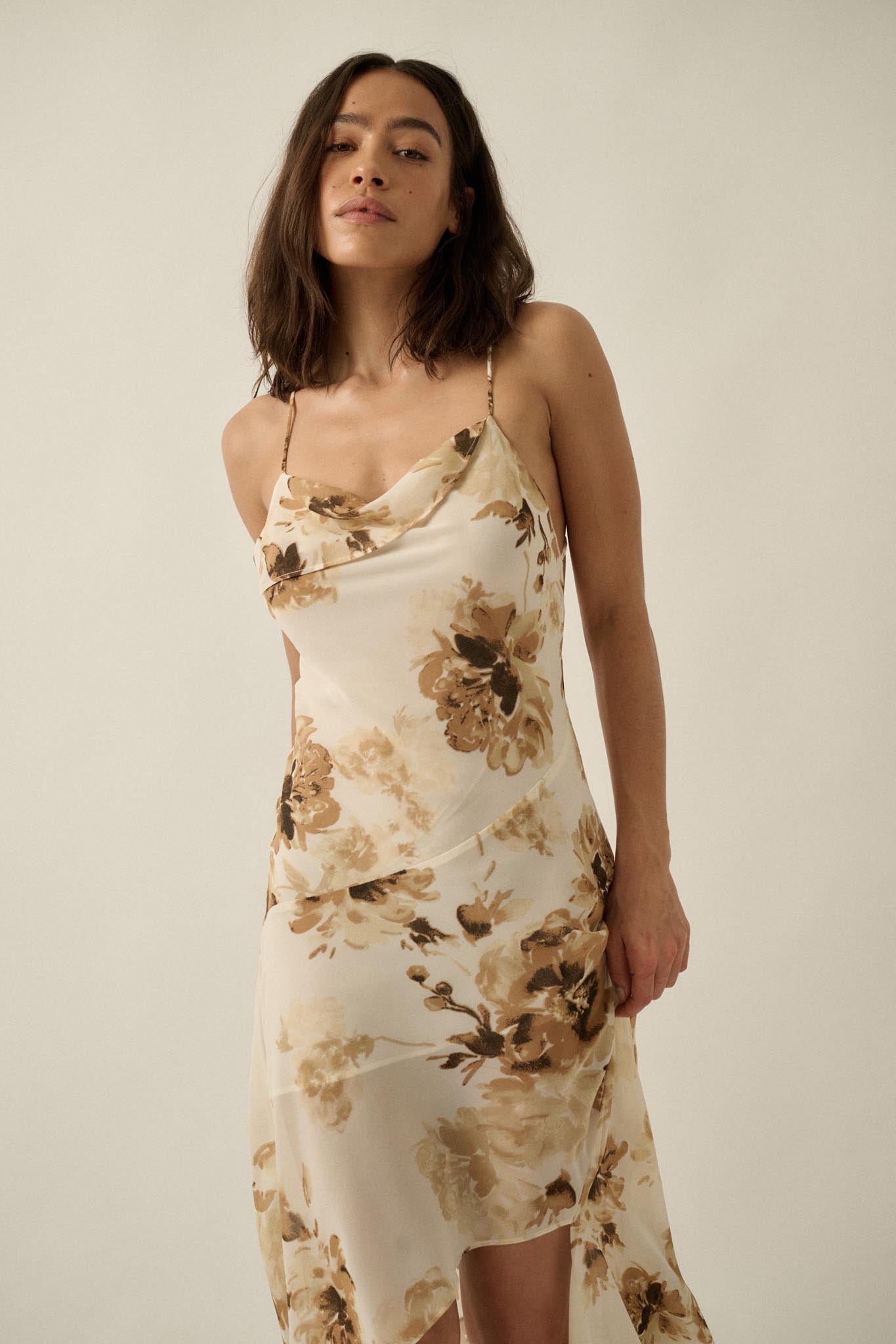 Elegant Beauty Floral Chiffon Open-Back Maxi Dress