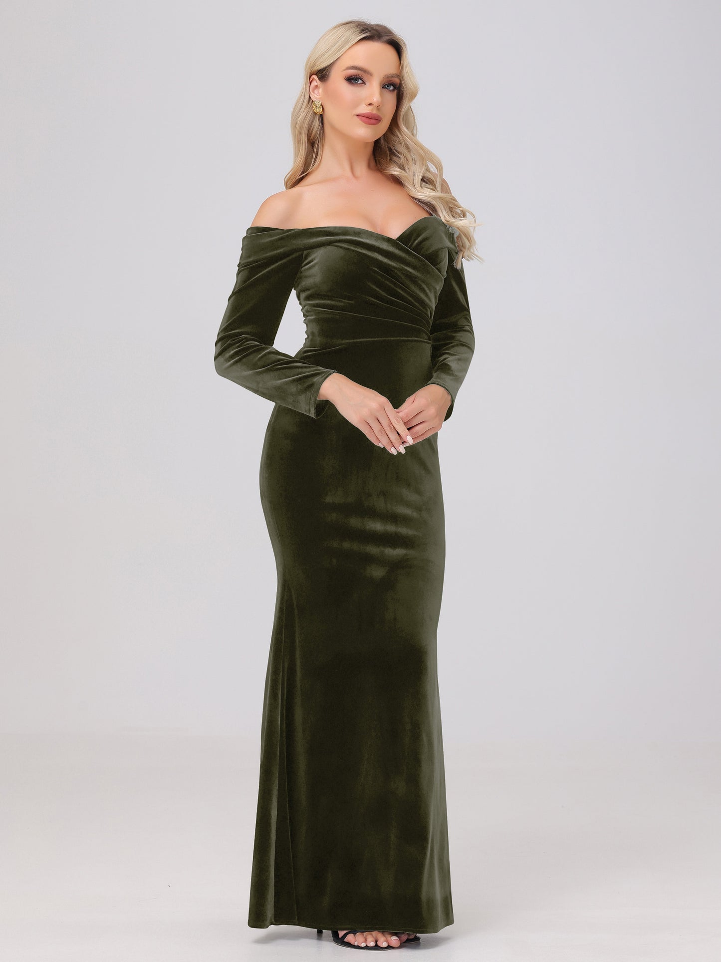 Off the Shoulder Sheath Long Sleeves Velvet Bridesmaid Dresses