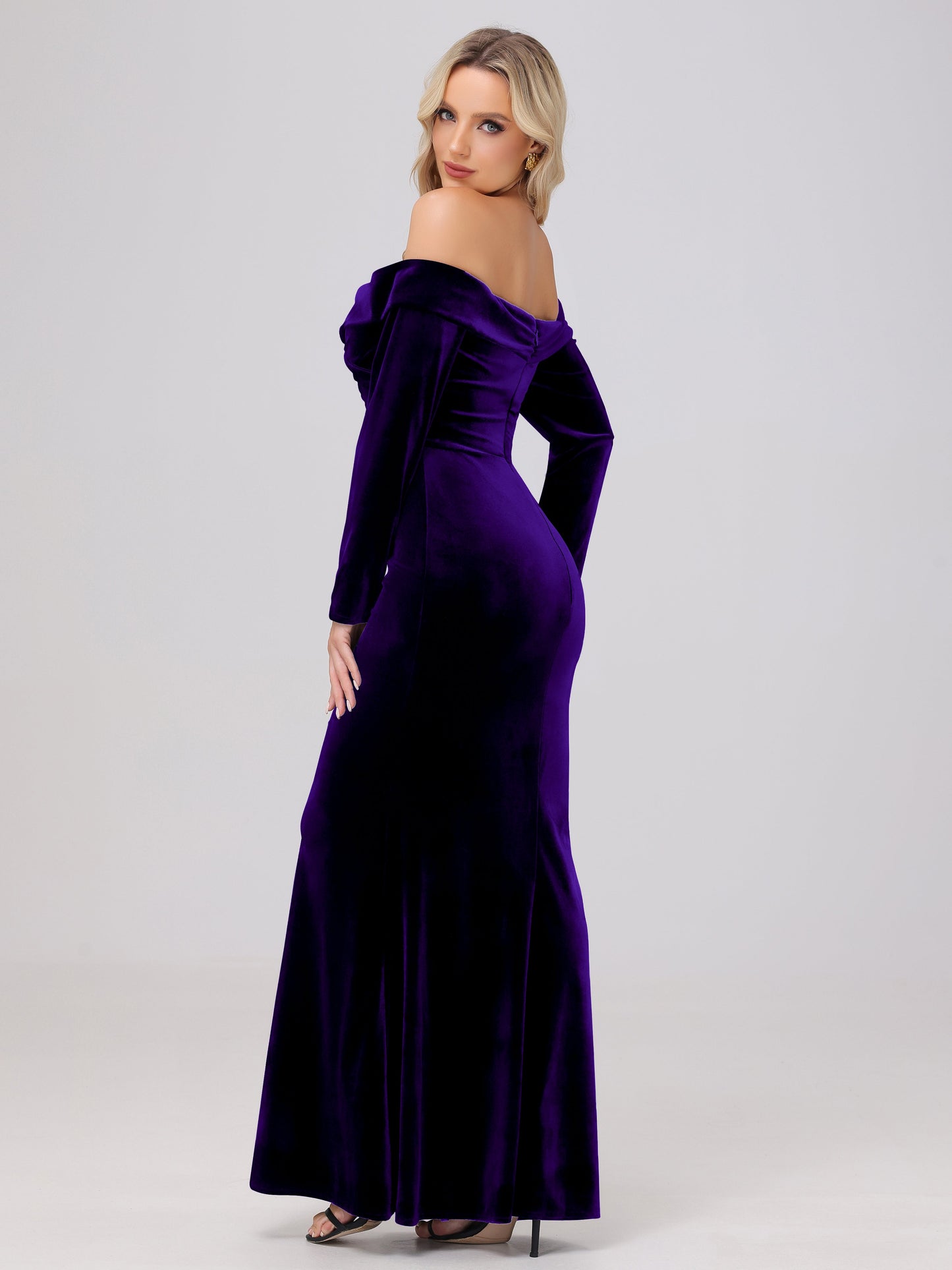 Off the Shoulder Sheath Long Sleeves Velvet Bridesmaid Dresses