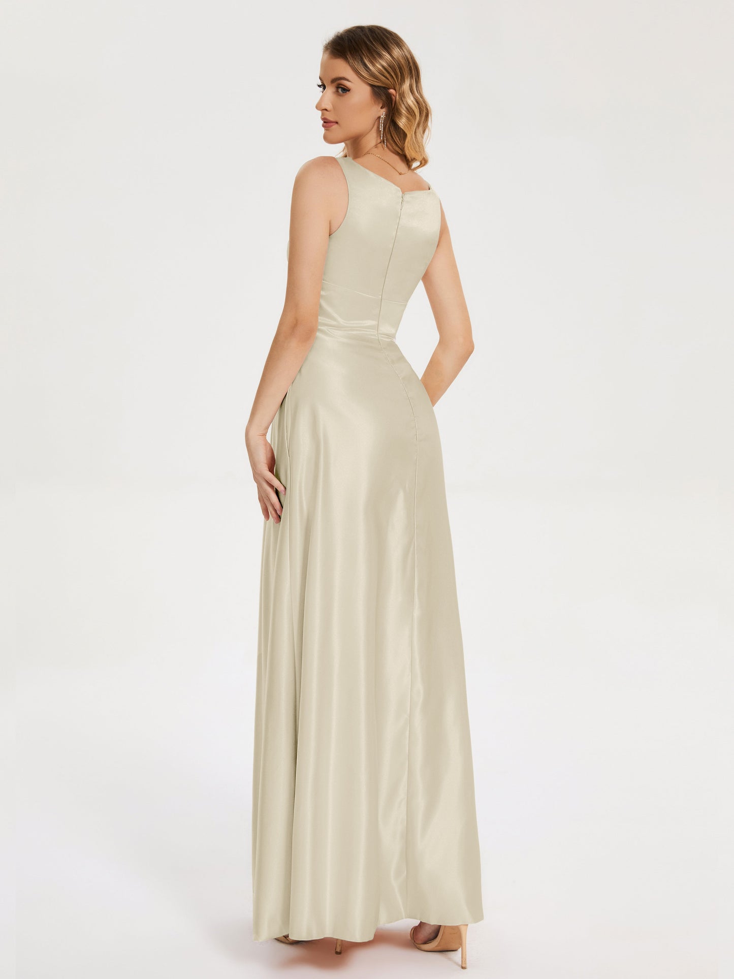 Lilliana Round Neck Long Satin Bridesmaid Dress
