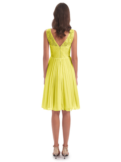 Eleanor Knee Length Scoop Sleeveless Lace Bridesmaid Dresses